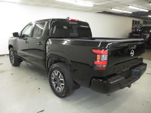 Used 2024 Nissan Frontier SL w/ Technology Package AWD/4WD image 5