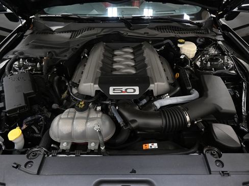 Used 2016 Ford Mustang GT Premium w/ Equipment Group 401A RWD image 33