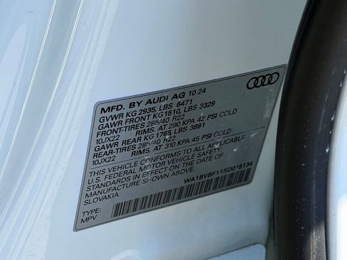 Certified 2025 Audi Q8 Premium Plus AWD/4WD image 9