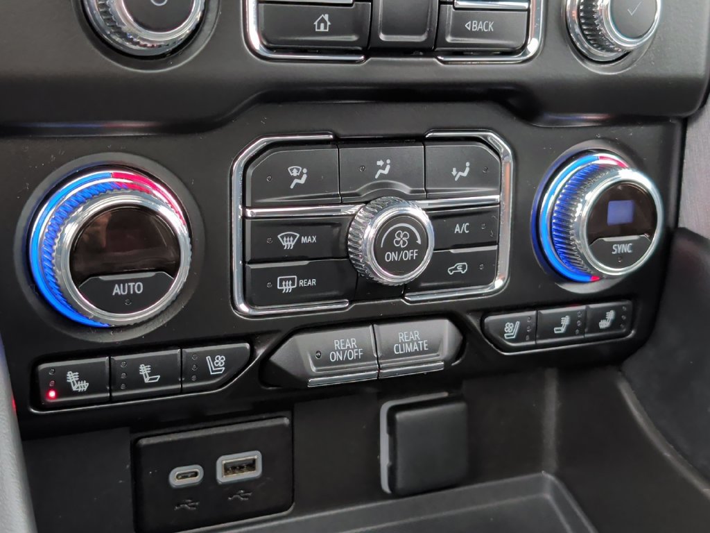 Used 2024 GMC Yukon XL SLT w/ SLT Luxury Package AWD/4WD image 23