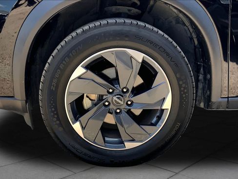 Used 2024 Nissan Rogue SV FWD image 11
