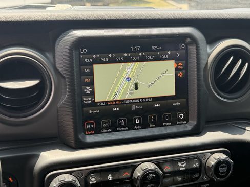 Used 2023 Jeep Wrangler Unlimited w/ Sun & Screen Package AWD/4WD image 21