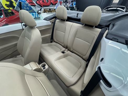 Used 2013 Volkswagen Beetle TDI FWD image 20