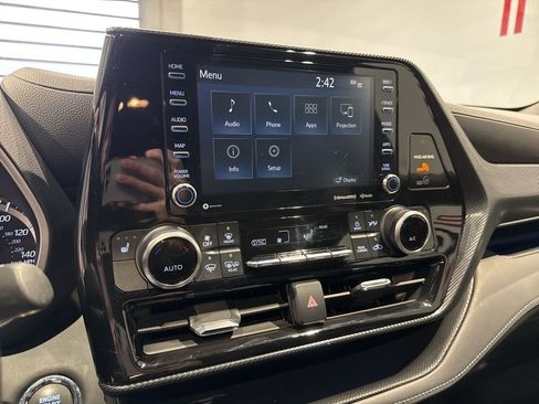 Used 2022 Toyota Highlander XSE image 18