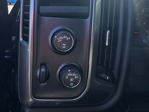 Used 2018 Chevrolet Silverado 1500 LT w/ LPO, Black Pack image 39