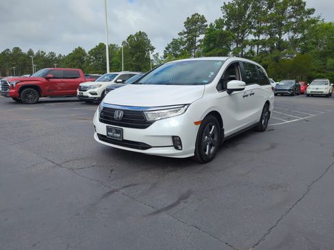 Certified 2024 Honda Odyssey EX image 1
