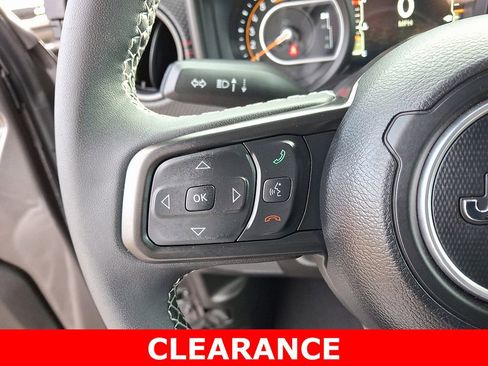 Used 2025 Jeep Wrangler Rubicon image 20