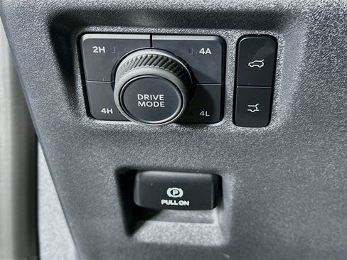 Used 2025 Ford Expedition Max Active AWD/4WD image 17