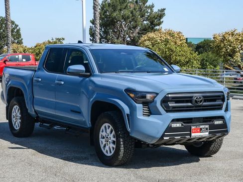 Used 2026 Toyota Tacoma SR5 AWD/4WD image 3