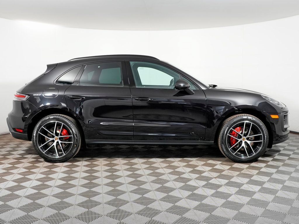 Certified 2026 Porsche Macan S AWD/4WD image 8