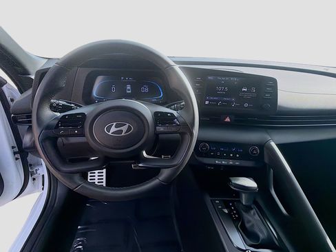 Used 2025 Hyundai Elantra Sport FWD image 8