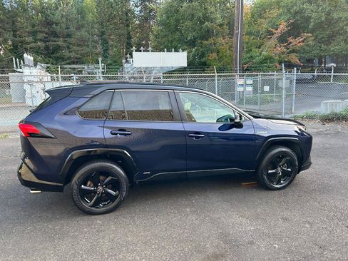 Used 2019 Toyota RAV4 XSE w/ XSE Weather Package AWD/4WD image 4