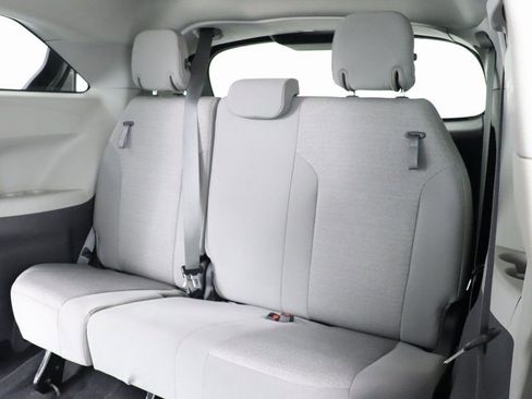 Used 2024 Toyota Sienna LE image 35