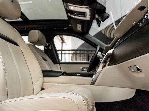 Used 2019 Rolls-Royce Cullinan image 50