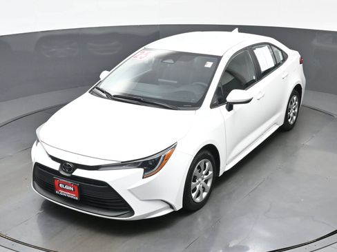 Used 2025 Toyota Corolla LE FWD image 34
