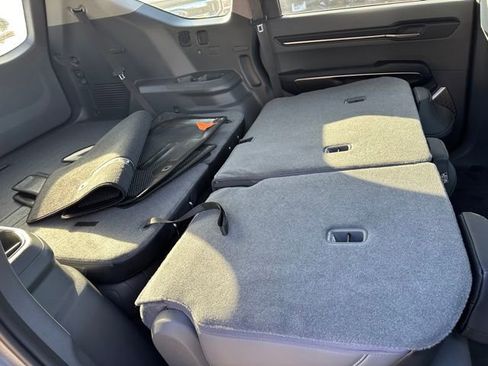 Used 2024 Kia EV9 Wind image 10