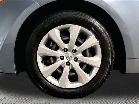 Used 2025 Toyota Corolla LE FWD image 11