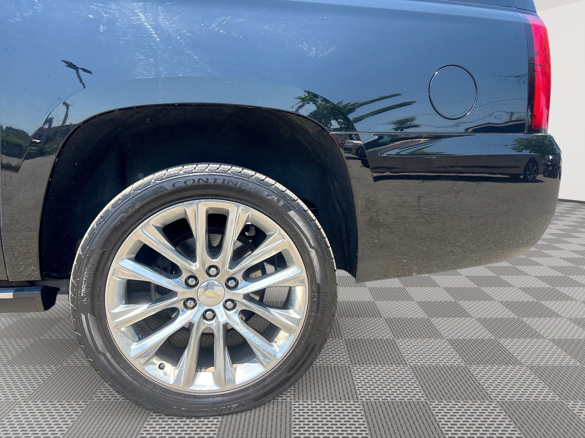 Used 2019 Chevrolet Suburban Premier w/ Premier Plus Edition AWD/4WD image 29