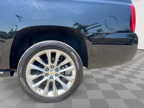 Used 2019 Chevrolet Suburban Premier w/ Premier Plus Edition AWD/4WD image 29
