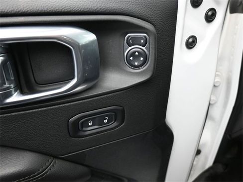 Used 2021 Jeep Wrangler Unlimited Sahara image 13