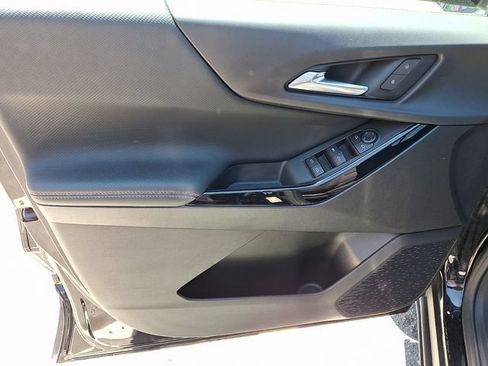 Used 2025 Chevrolet Equinox LT FWD image 8