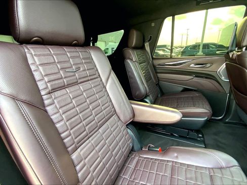 Used 2023 Cadillac Escalade V w/ Heavy-Duty Trailer Package image 17