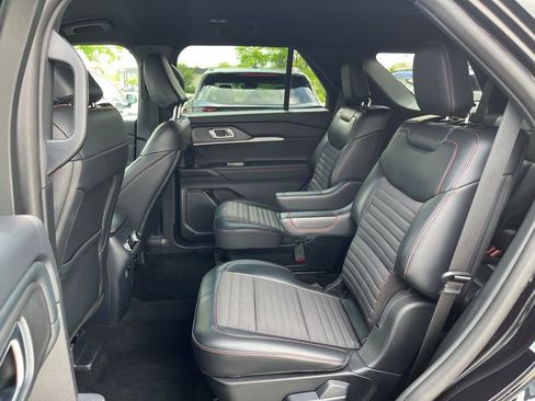 Used 2025 Ford Explorer ST-Line AWD/4WD image 25