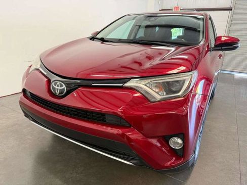 Used 2018 Toyota RAV4 XLE FWD image 4