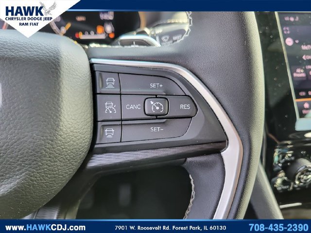 Certified 2025 Jeep Grand Cherokee Laredo w/ Luxury Tech Group I AWD/4WD image 15