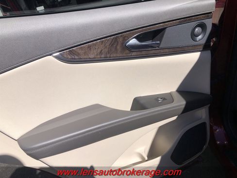 Used 2019 Lincoln Nautilus Reserve image 16