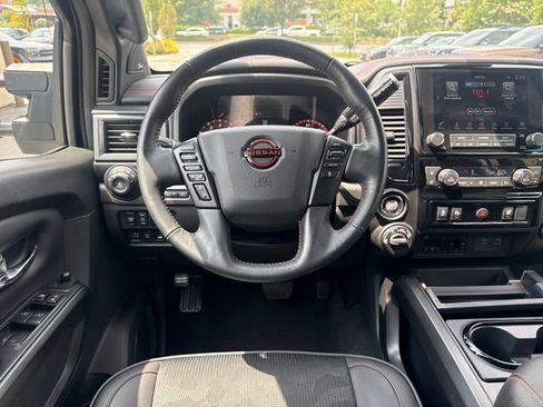 Used 2023 Nissan Titan PRO-4X AWD/4WD image 13