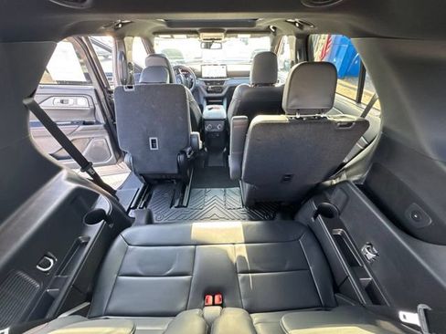Used 2025 Ford Explorer ST AWD/4WD image 33