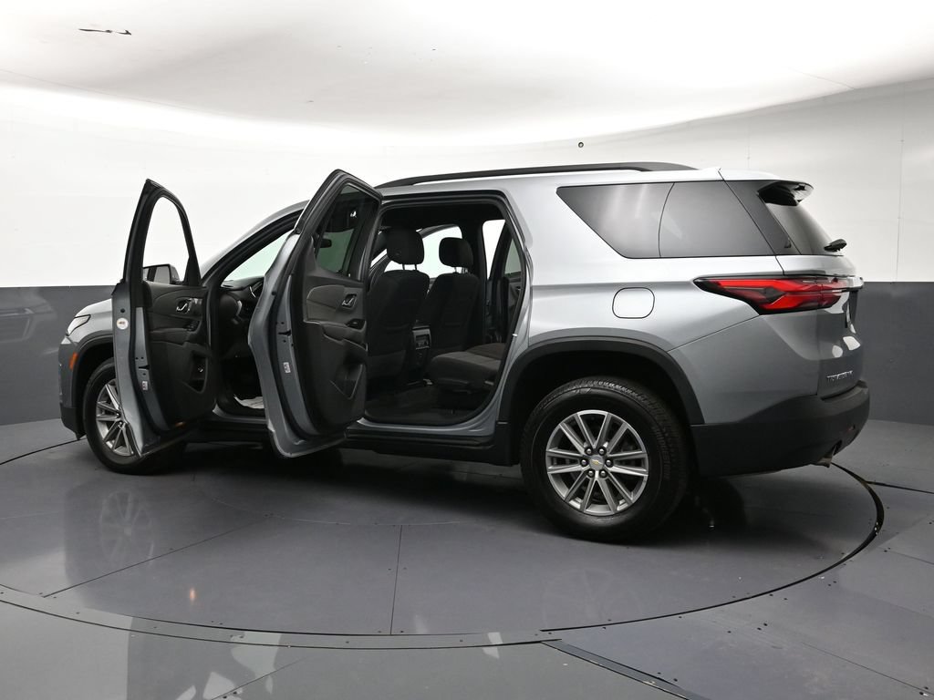 Used 2023 Chevrolet Traverse LT AWD/4WD image 35