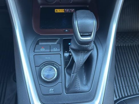 Used 2024 Toyota RAV4 Limited w/ Advanced Technology Package AWD/4WD image 27