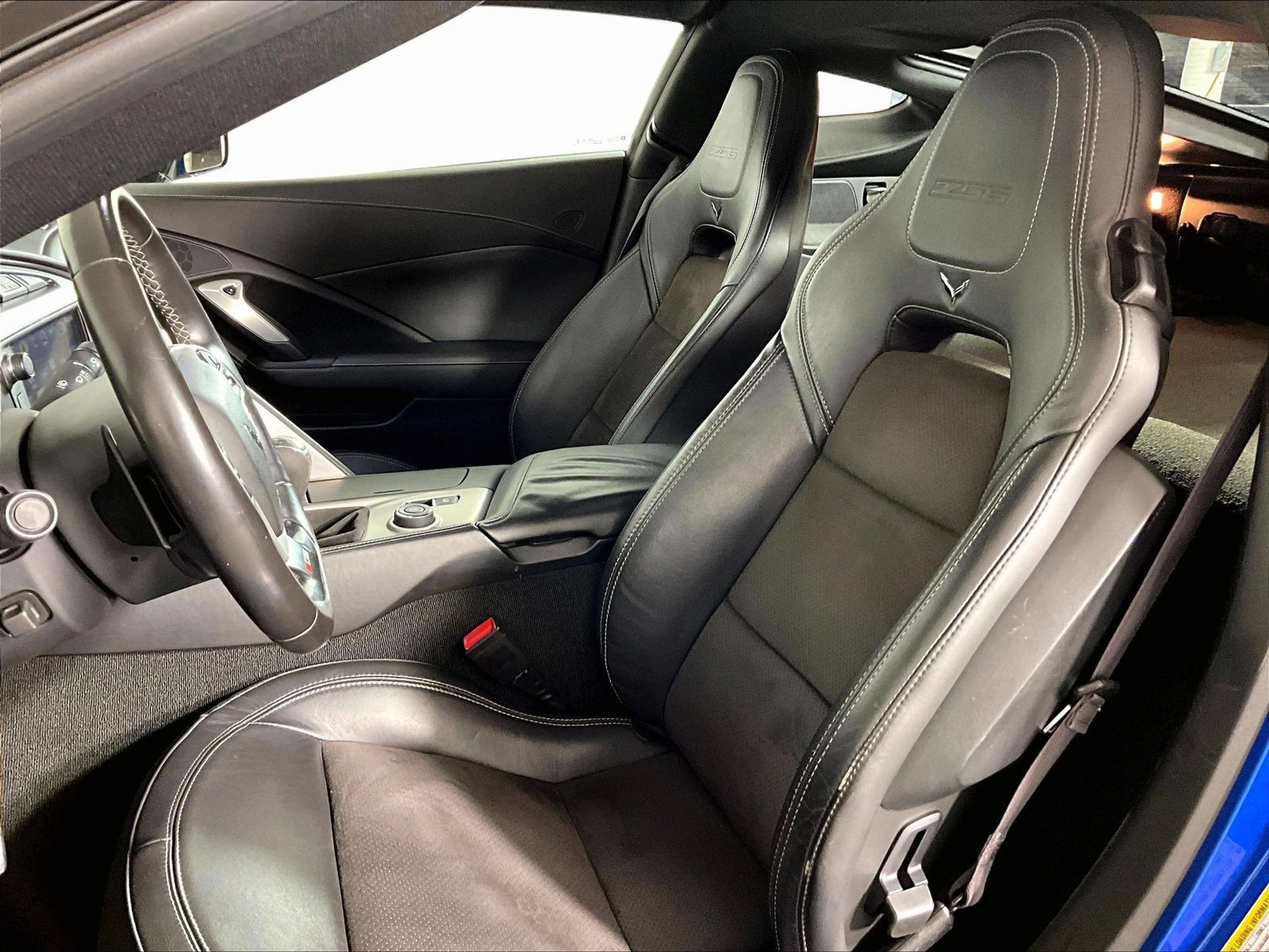 Used 2016 Chevrolet Corvette Z06 w/ 2LZ Preferred Equipment Group RWD image 5