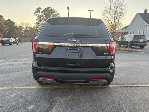 Used 2019 Ford Explorer XLT w/ Equipment Group 201A image 4