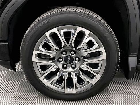 Used 2023 GMC Sierra 1500 Denali Ultimate image 9
