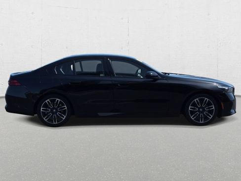 Used 2024 BMW 540i xDrive w/ Executive Package AWD/4WD image 4