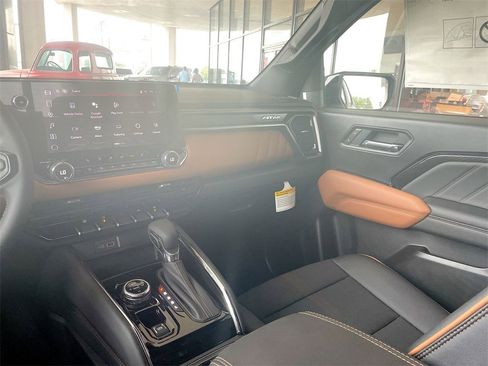 New 2025 GMC Canyon AT4 w/ Nightfall Edition image 35