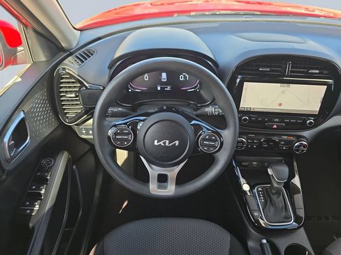 Used 2023 Kia Soul S FWD image 13
