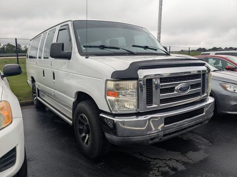 Used 2011 Ford E-350 and Econoline 350 XLT RWD image 2