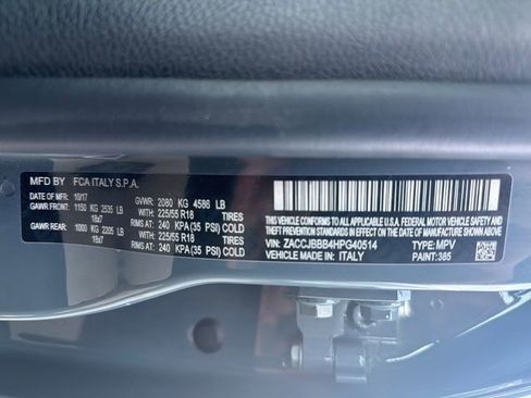 Used 2017 Jeep Renegade Altitude AWD/4WD image 34