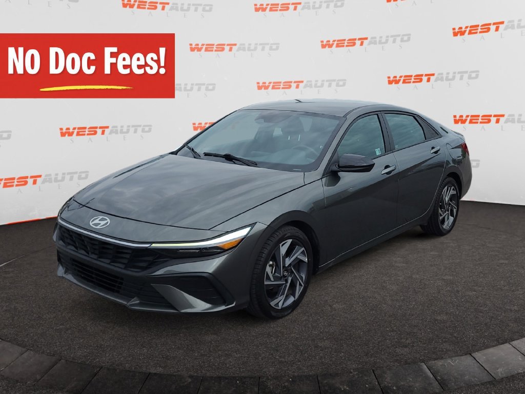 Used 2025 Hyundai Elantra Sport FWD image 1