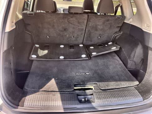 Used 2023 Nissan Rogue S AWD/4WD image 20