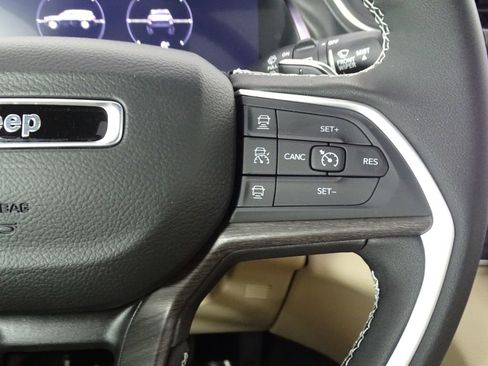 New 2025 Jeep Grand Cherokee L Limited w/ Luxury Tech Group II image 33