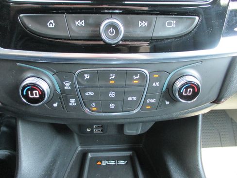 Used 2023 Chevrolet Traverse RS w/ LPO, Floor Liner Package AWD/4WD image 20