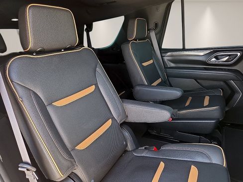 Used 2023 GMC Yukon AT4 AWD/4WD image 10