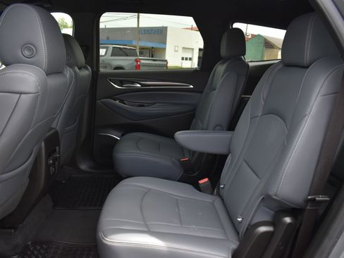 Used 2023 Buick Enclave Essence AWD/4WD image 17