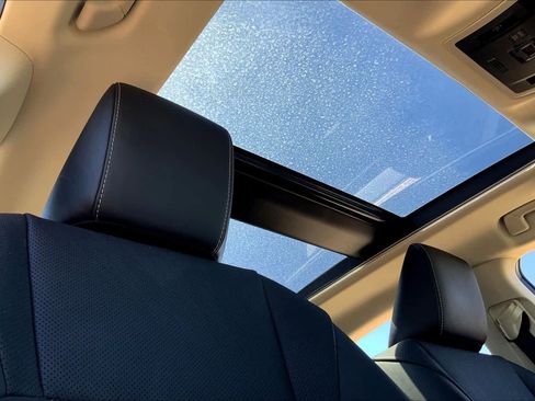 Used 2022 Lexus ES 350 w/ Premium Package image 14