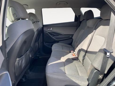 Used 2017 Hyundai Santa Fe SE AWD/4WD image 13